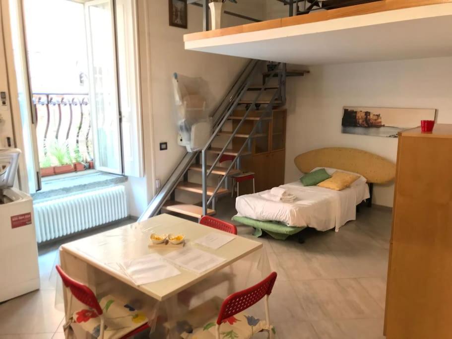 Casa Vacanza Trinita Napoli Bagian luar foto